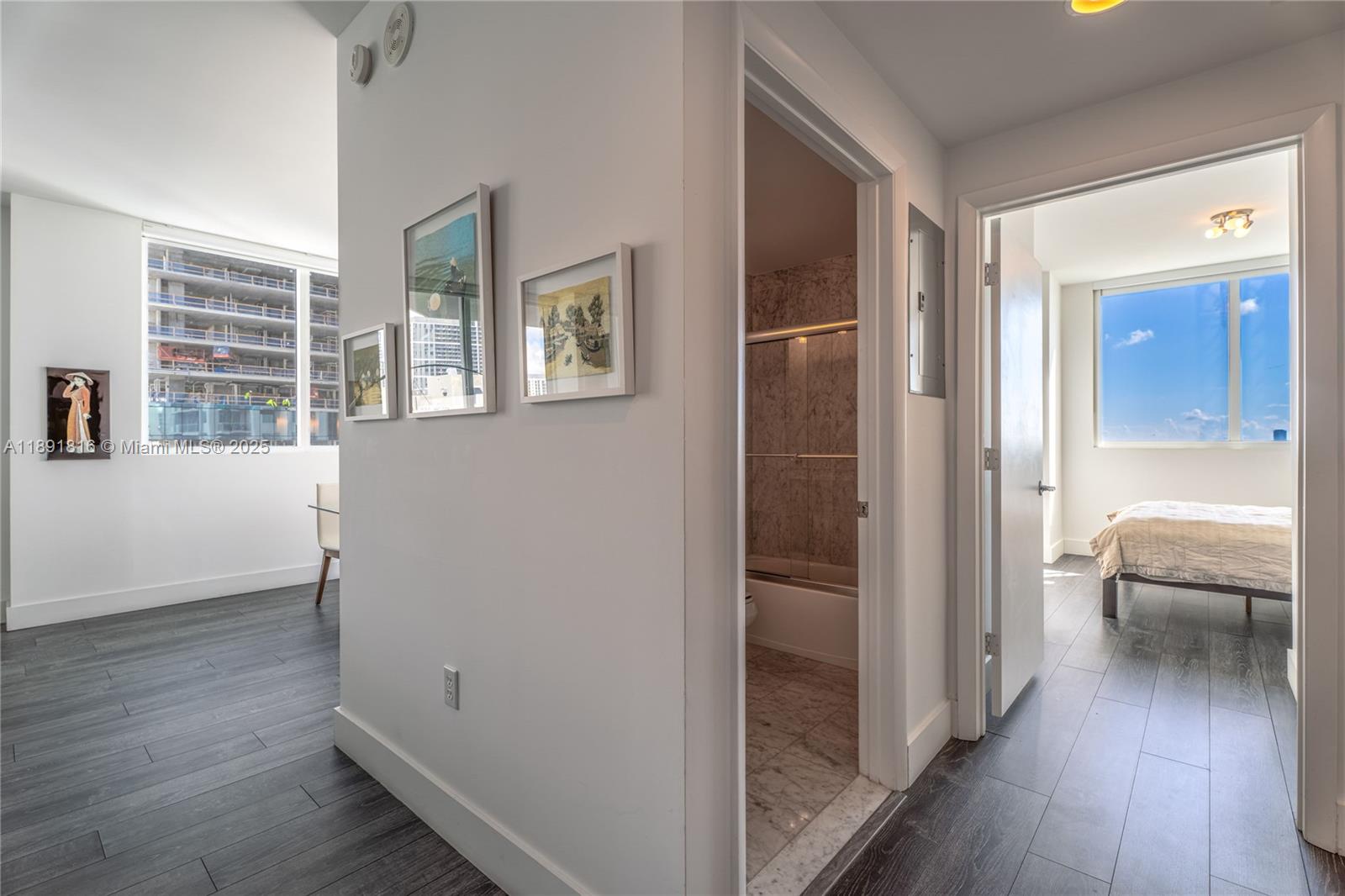 253 NE 2nd St #3203, Miami FL 33132