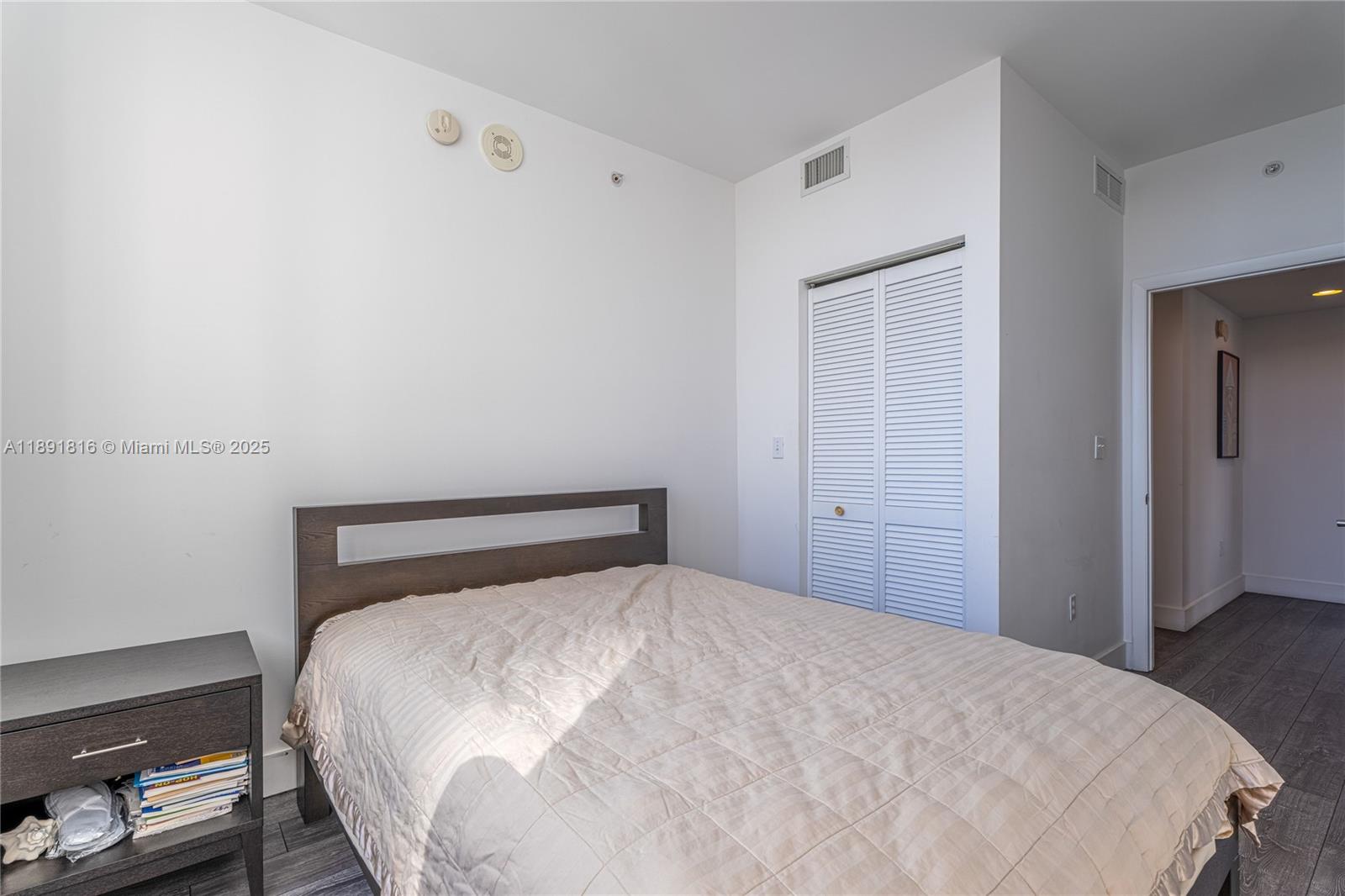 253 NE 2nd St #3203, Miami FL 33132