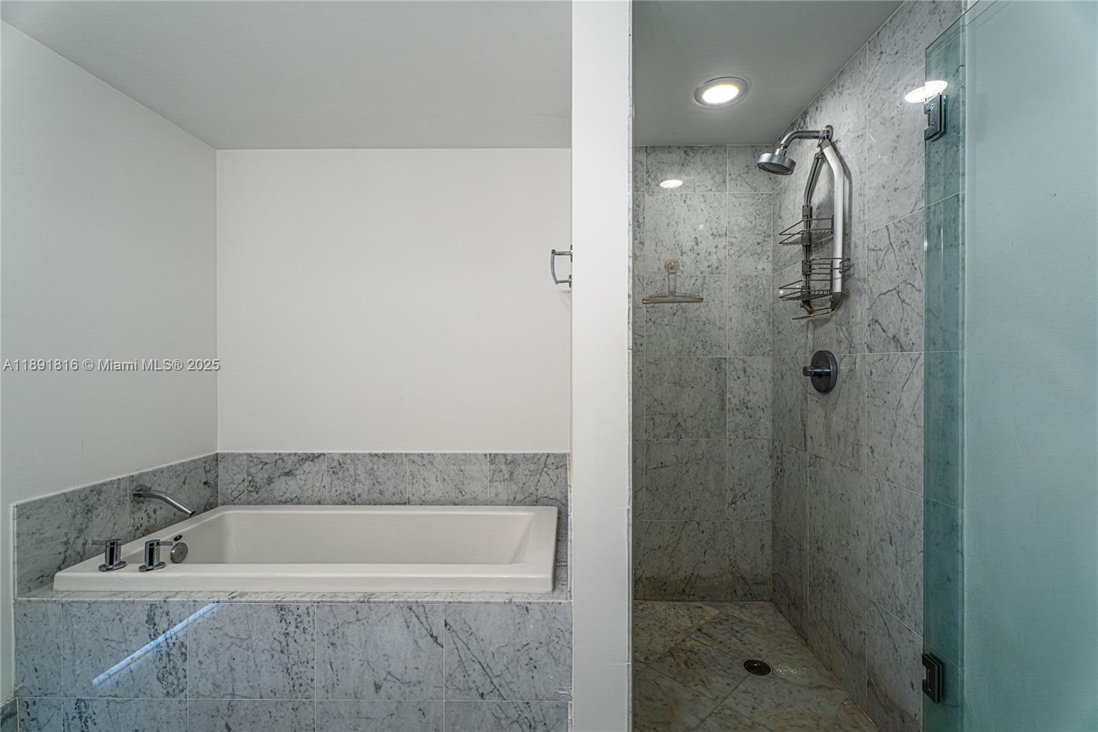 253 NE 2nd St #3203, Miami FL 33132