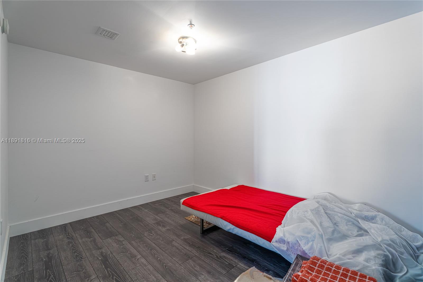 253 NE 2nd St #3203, Miami FL 33132