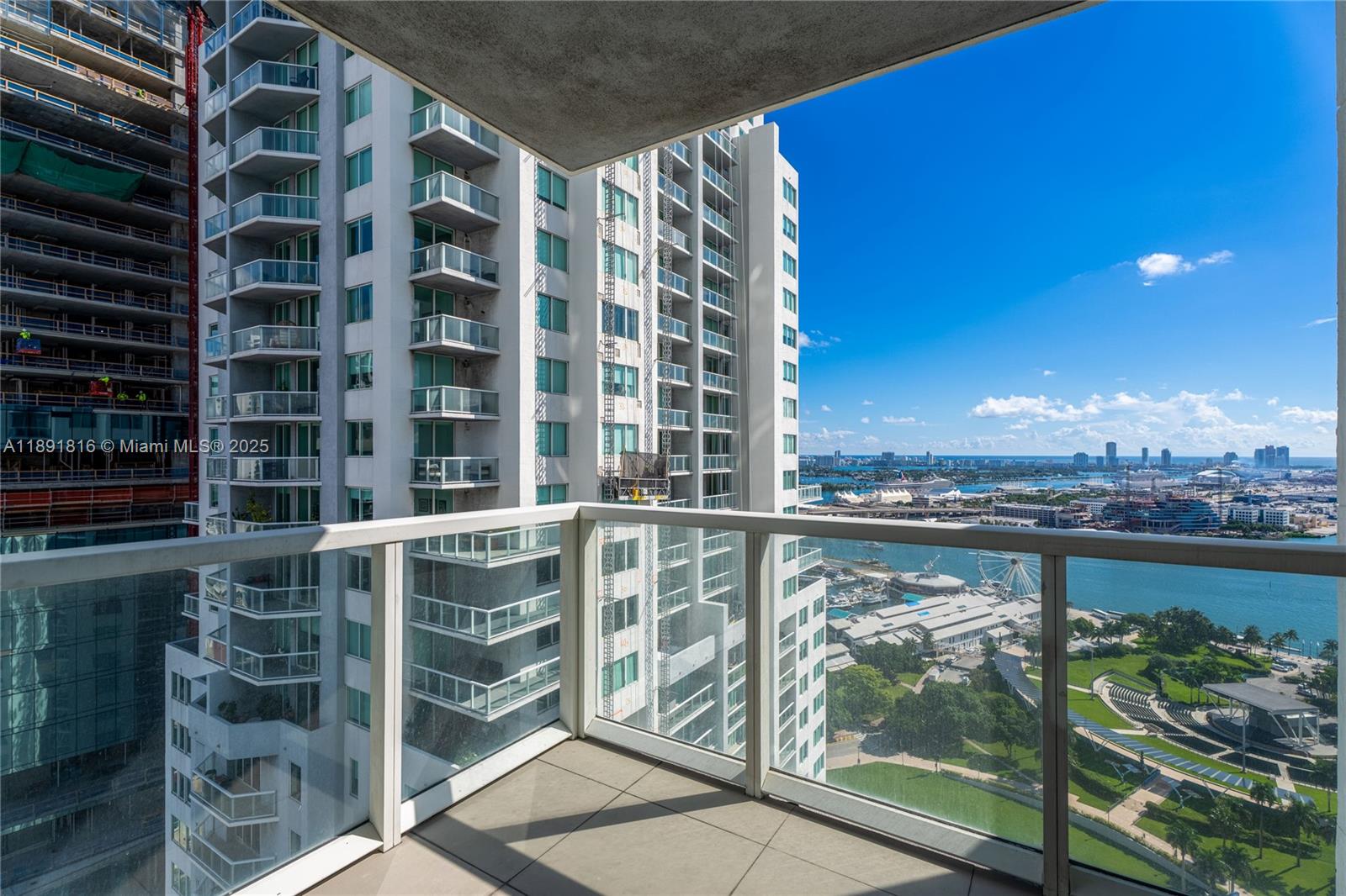 253 NE 2nd St #3203, Miami FL 33132