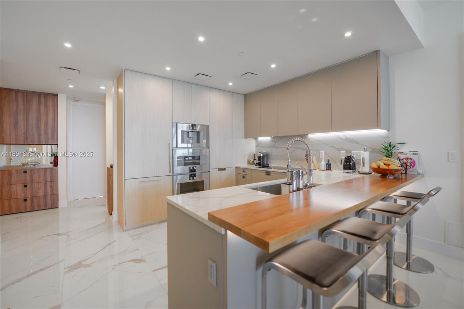 15701 Collins Ave #4203, Sunny Isles Beach FL 33160
