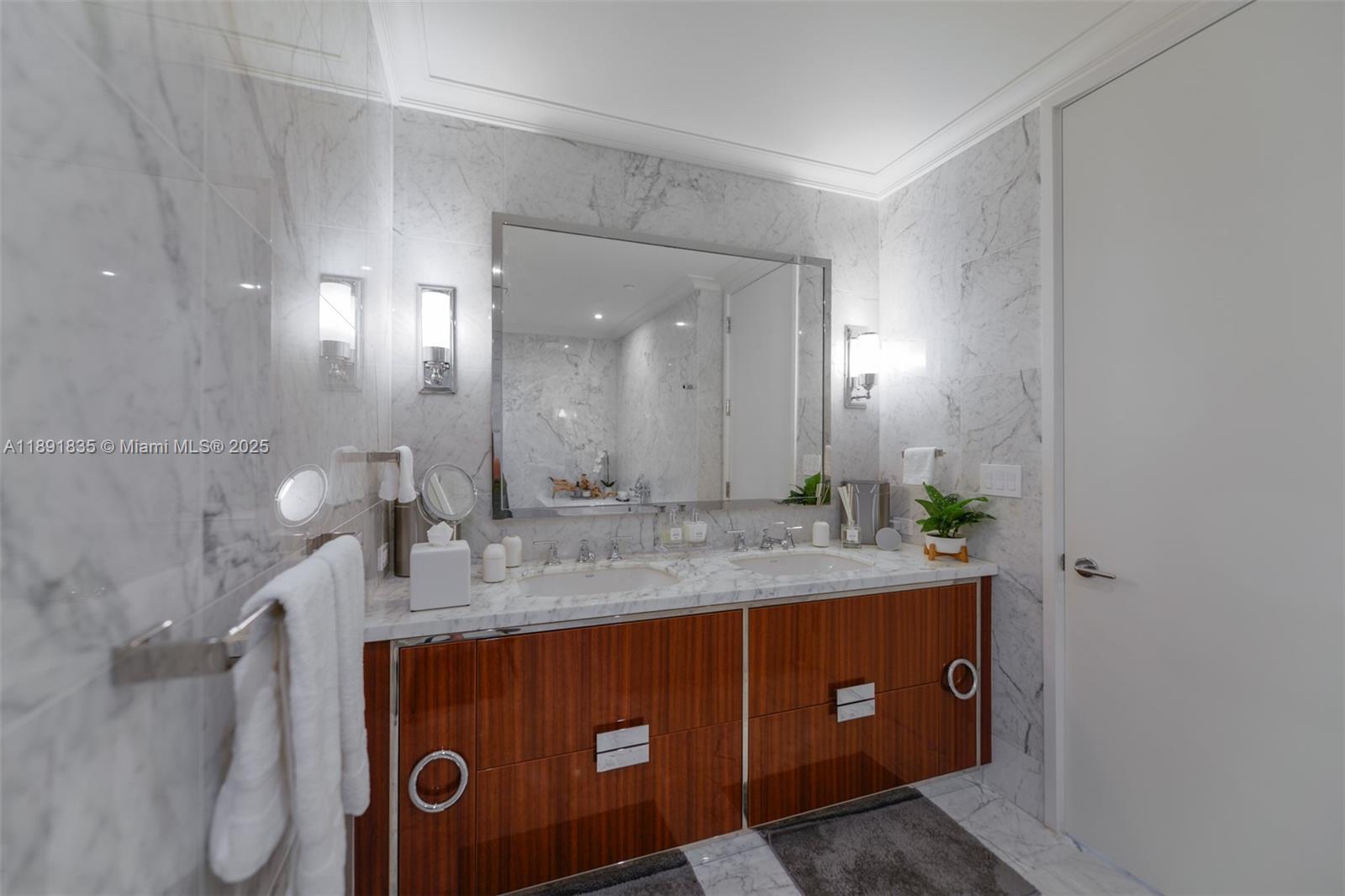 15701 Collins Ave #4203, Sunny Isles Beach FL 33160