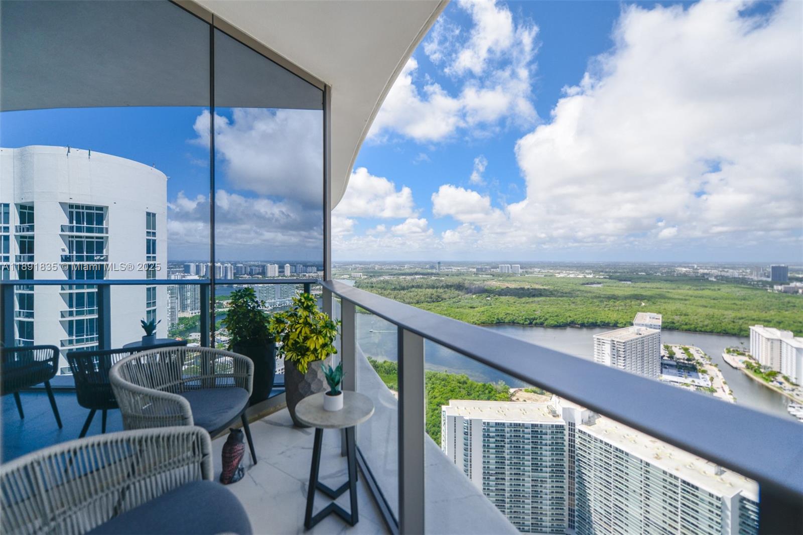 15701 Collins Ave #4203, Sunny Isles Beach FL 33160