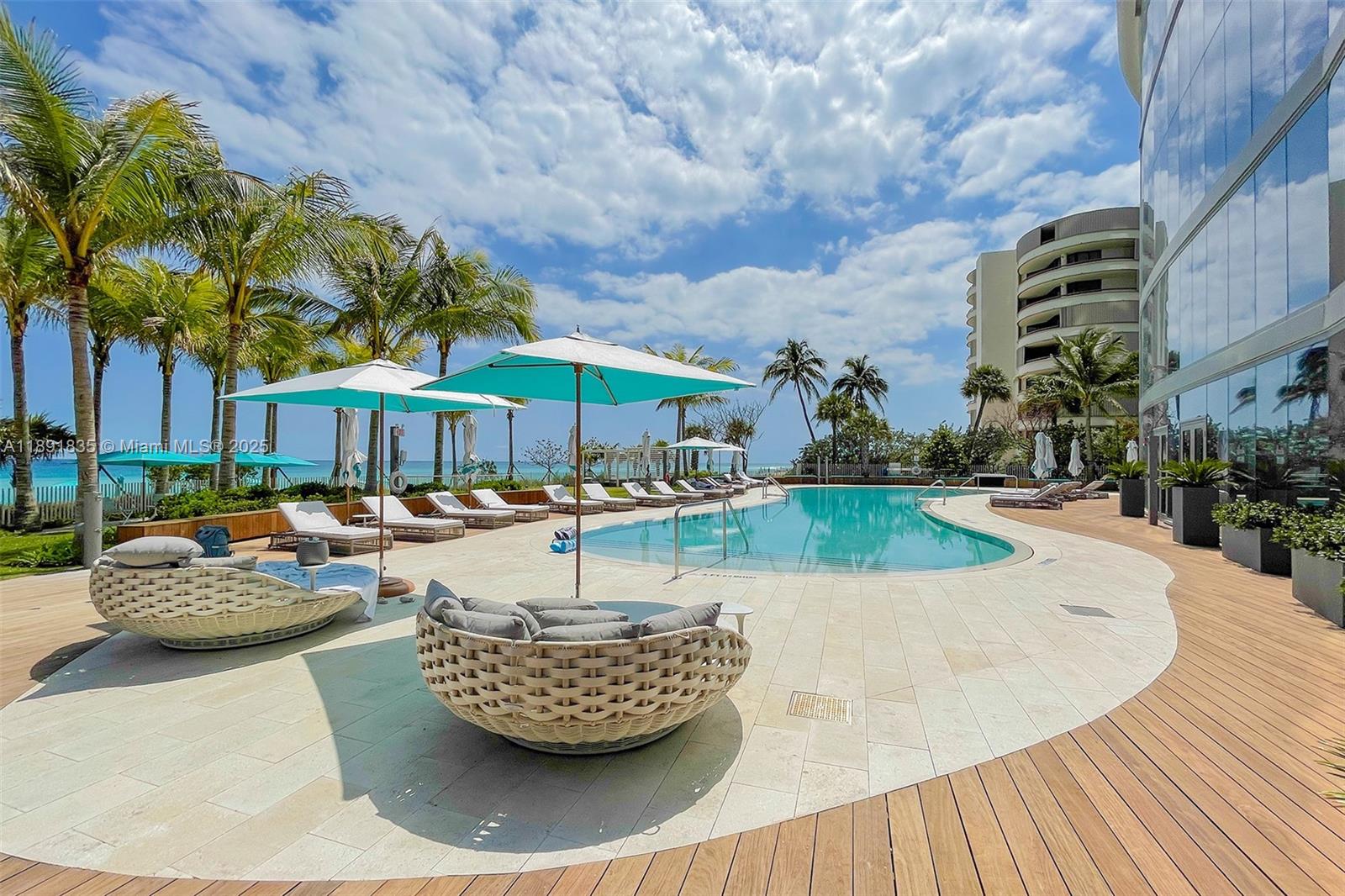 15701 Collins Ave #4203, Sunny Isles Beach FL 33160