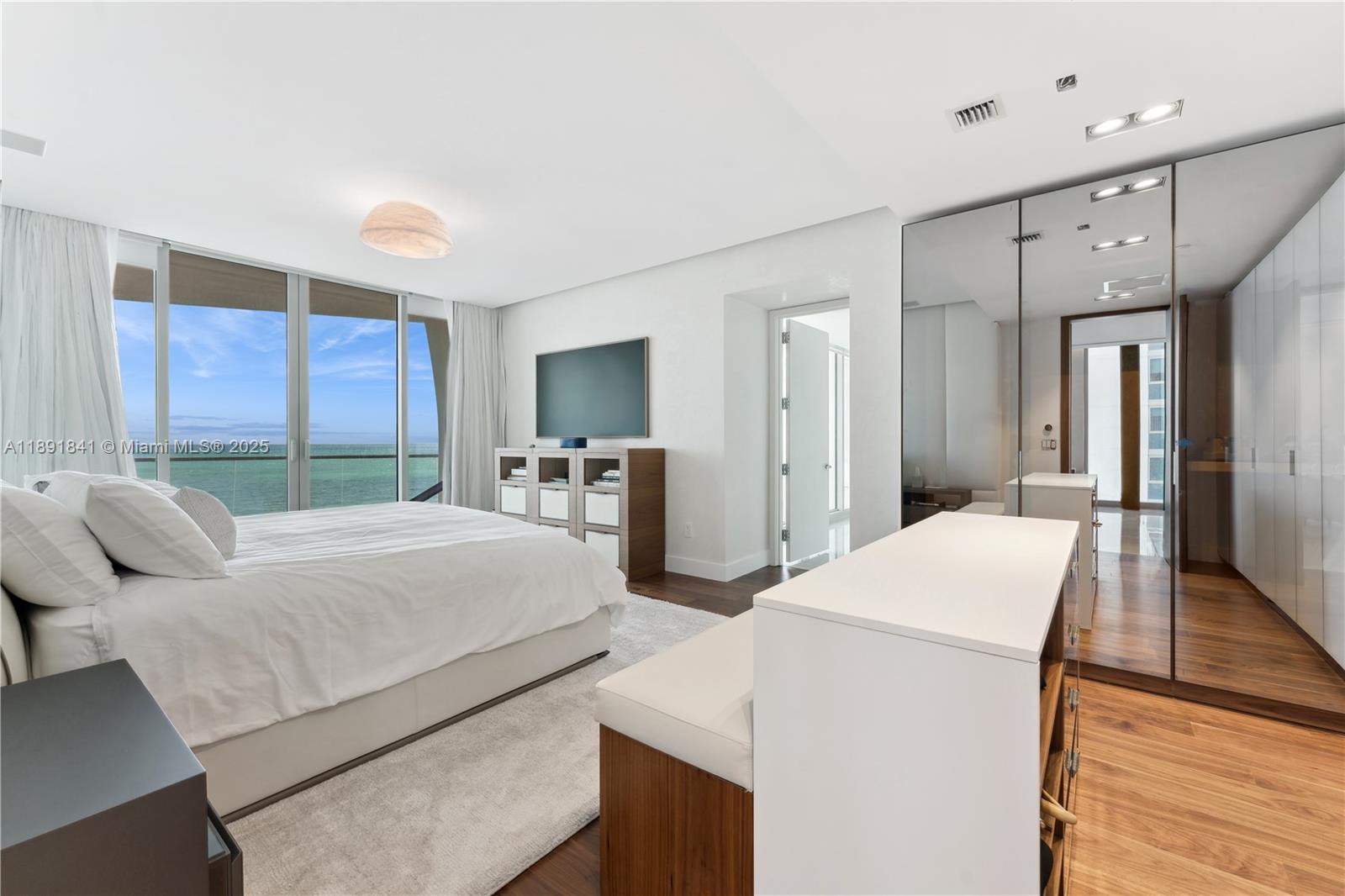 16901 Collins Ave #805, Sunny Isles Beach FL 33160