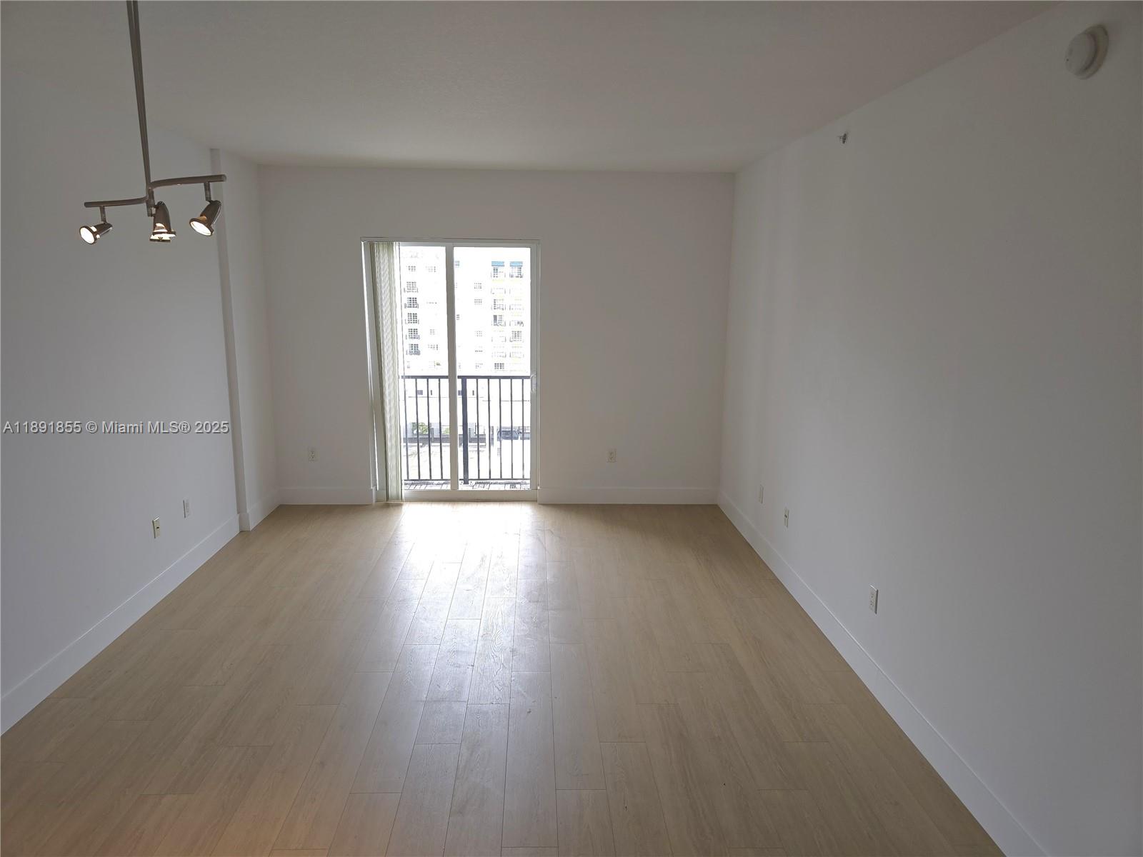 10 Aragon Ave #819, Coral Gables FL 33134