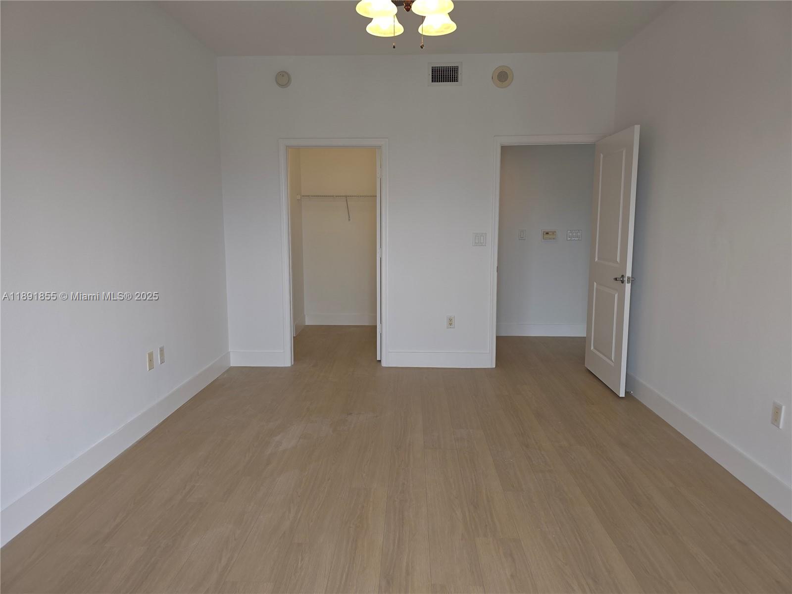 10 Aragon Ave #819, Coral Gables FL 33134
