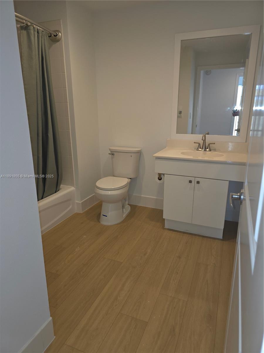 10 Aragon Ave #819, Coral Gables FL 33134