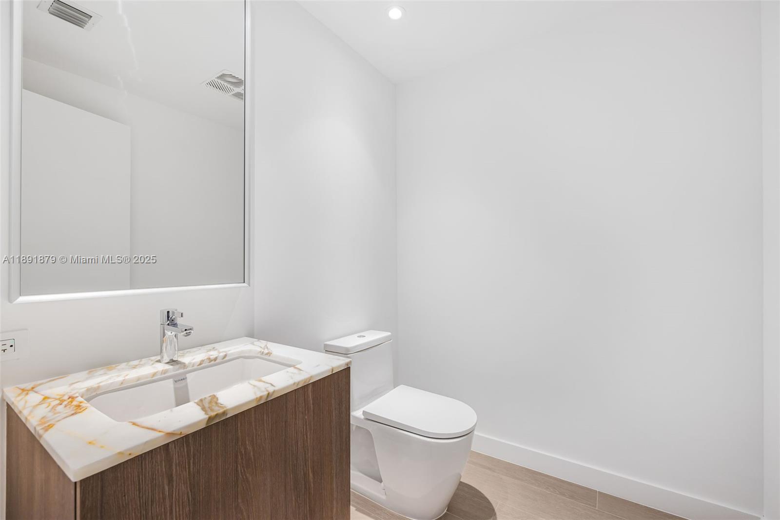 500 Alton Rd #1004, Miami Beach FL 33139