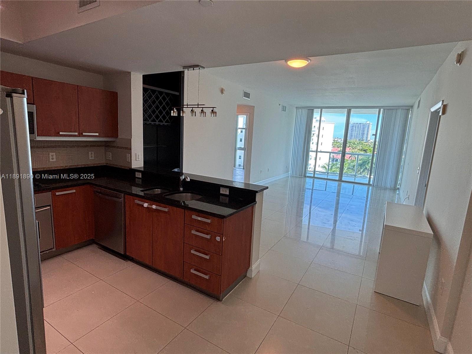 3131 NE 188th St #1-809, Aventura FL 33180