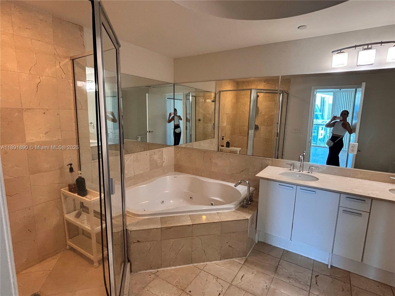 3131 NE 188th St #1-809, Aventura FL 33180