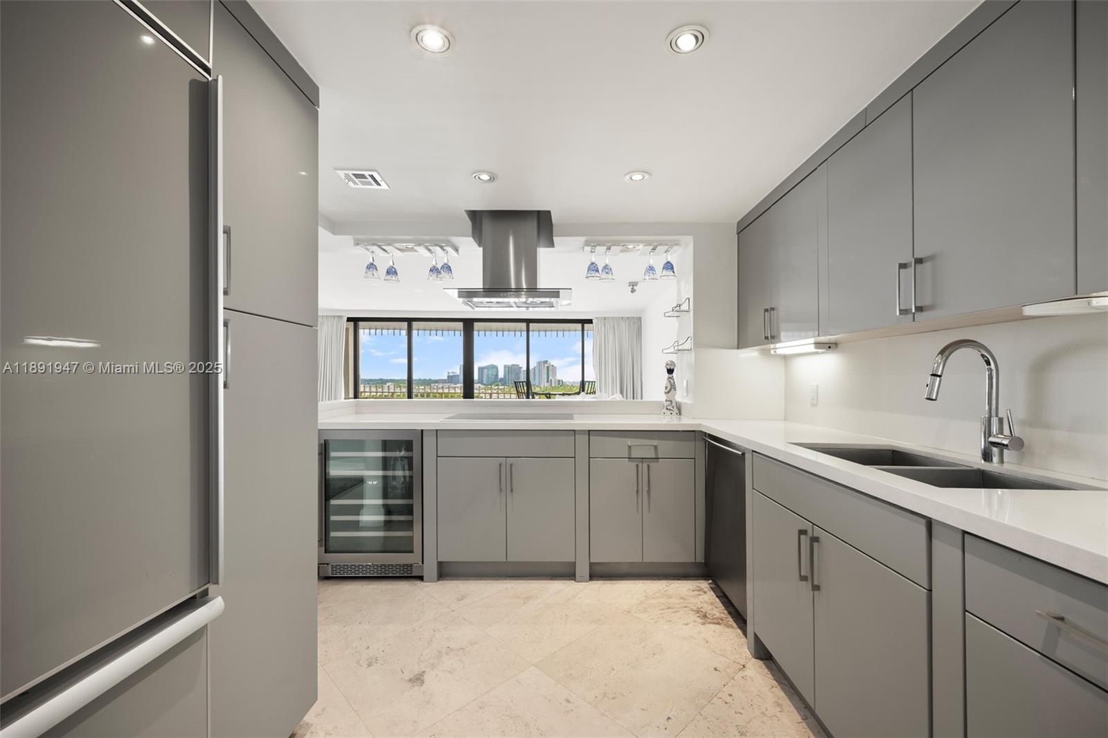 1 Grove Isle Dr #A1508, Coconut Grove FL 33133