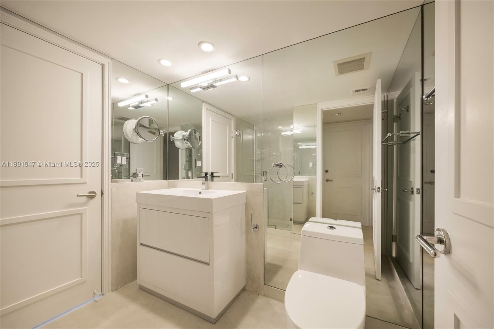 1 Grove Isle Dr #A1508, Coconut Grove FL 33133