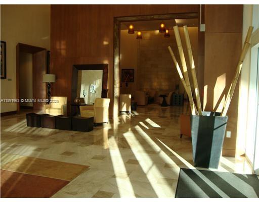 31 SE 5 ST #1210, Miami FL 33131