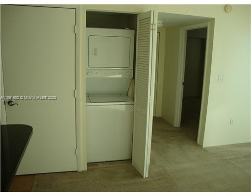 31 SE 5 ST #1210, Miami FL 33131
