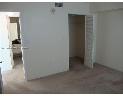 31 SE 5 ST #1210, Miami FL 33131