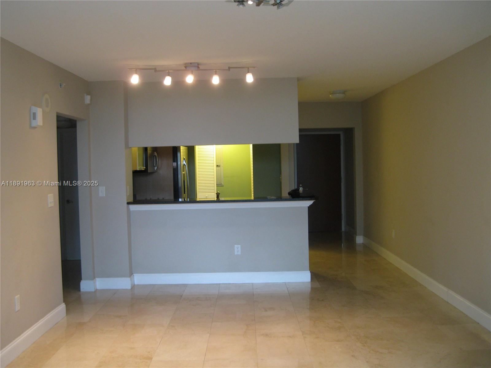 31 SE 5 ST #1210, Miami FL 33131