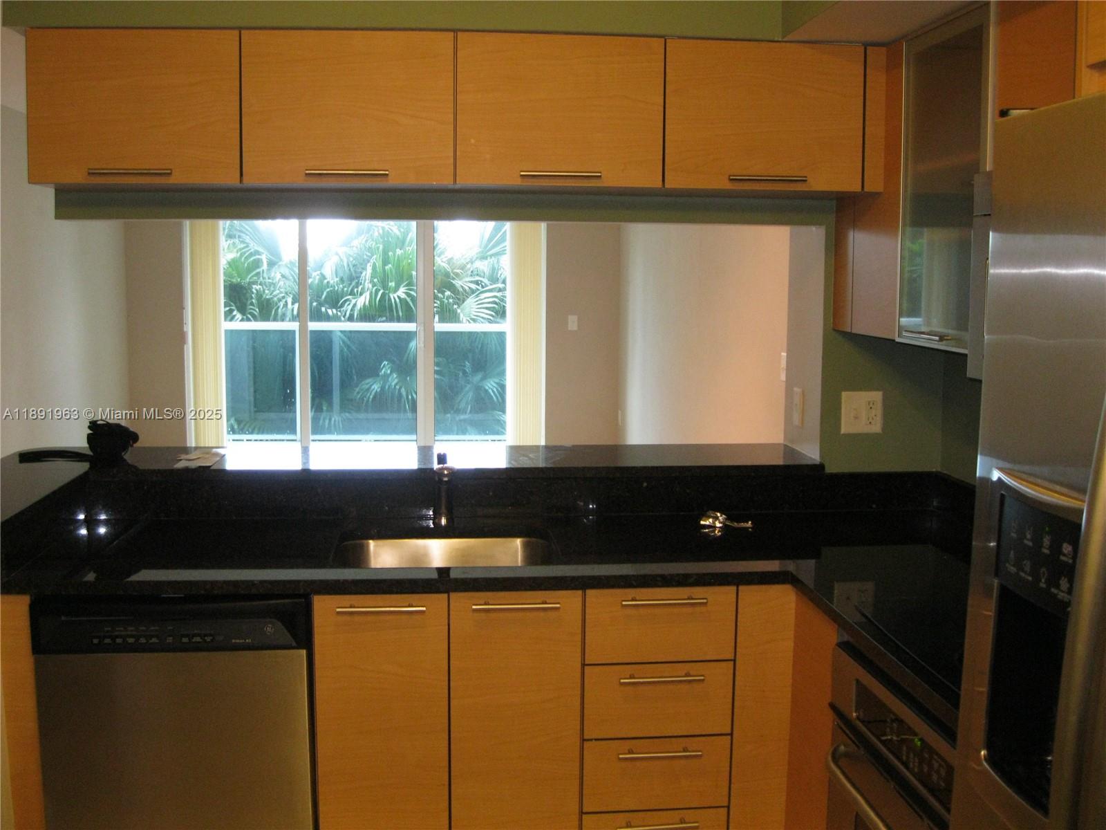 31 SE 5 ST #1210, Miami FL 33131