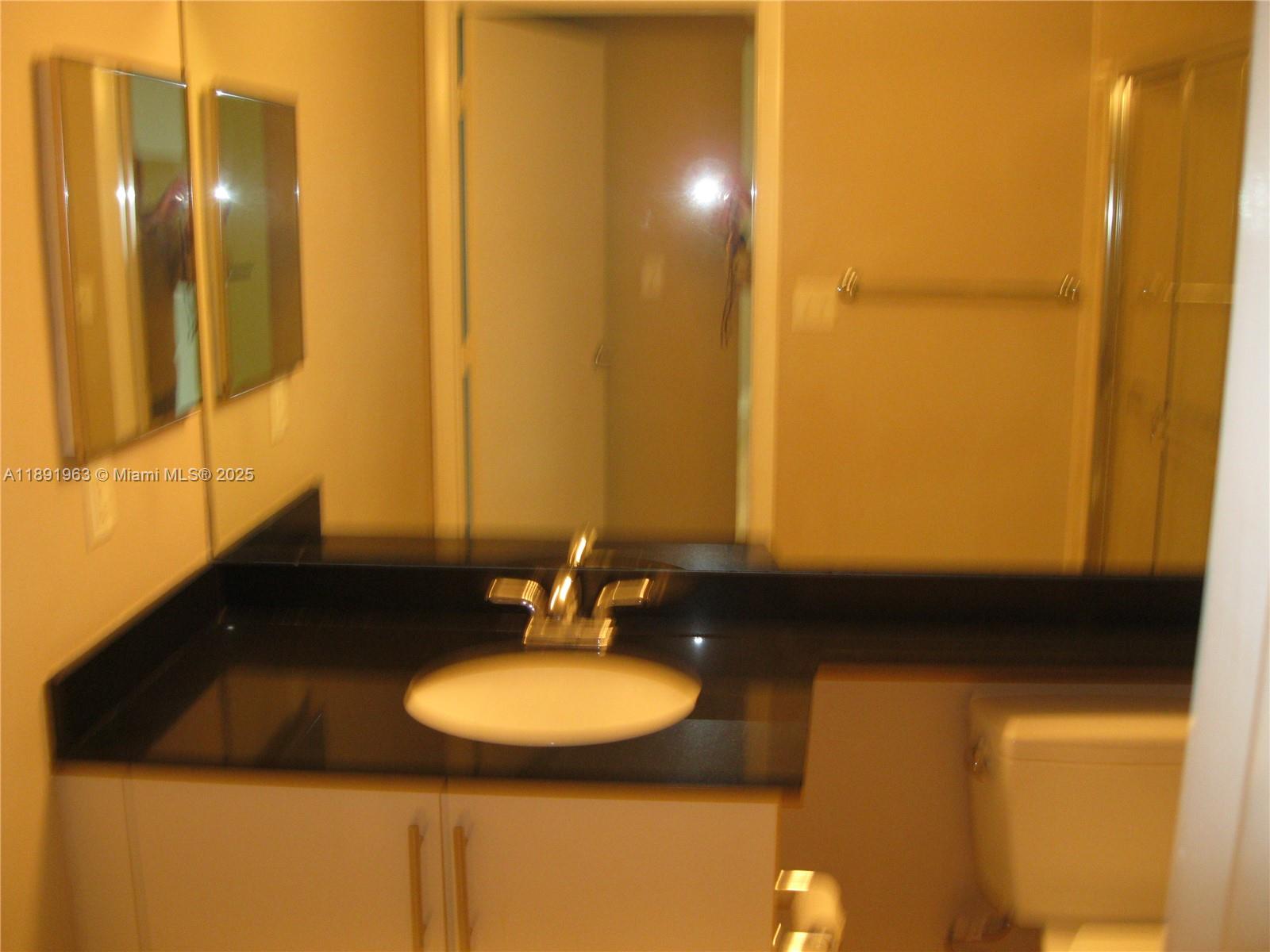 31 SE 5 ST #1210, Miami FL 33131