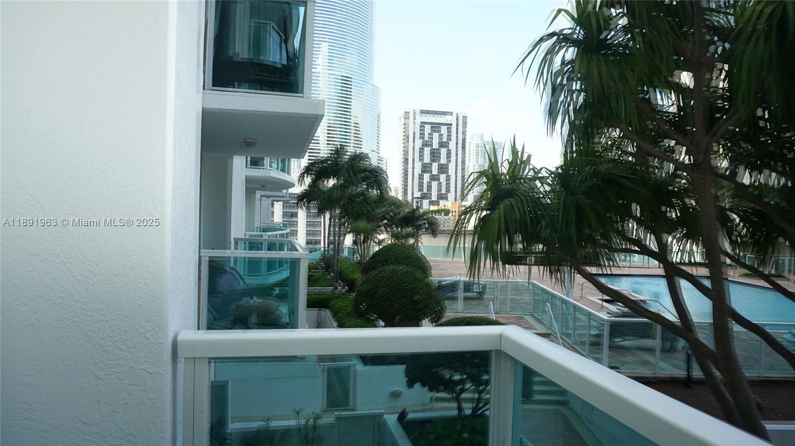 31 SE 5 ST #1210, Miami FL 33131