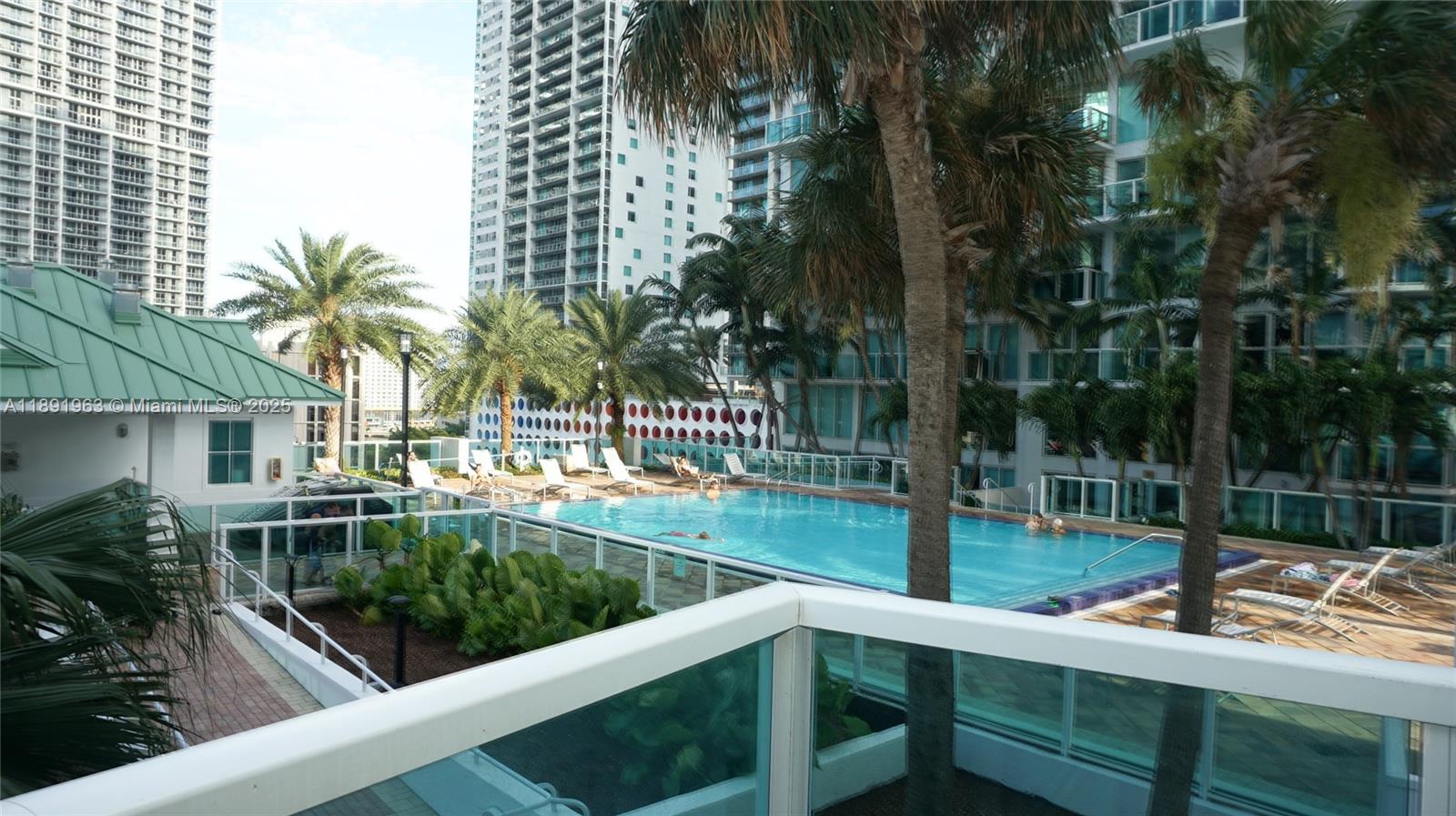 31 SE 5 ST #1210, Miami FL 33131