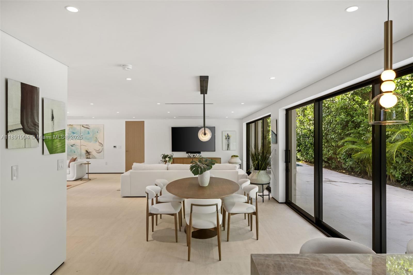 222 E Rivo Alto Dr, Miami Beach FL 33139