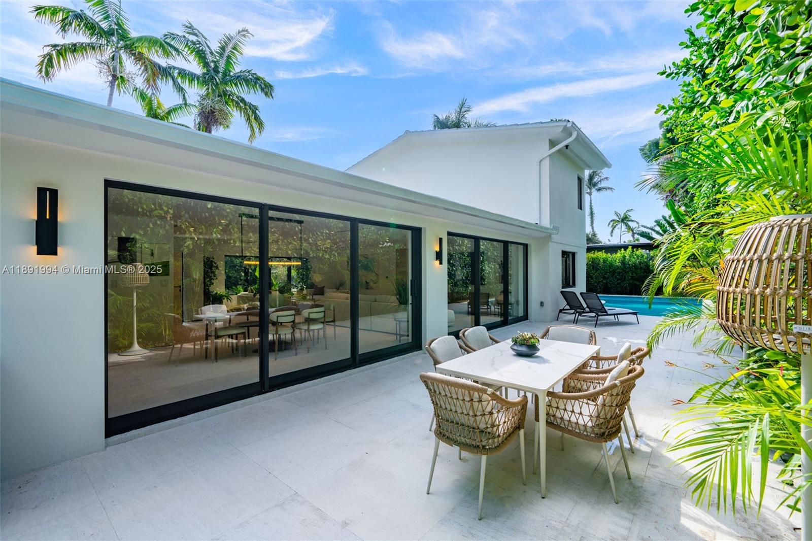 222 E Rivo Alto Dr, Miami Beach FL 33139