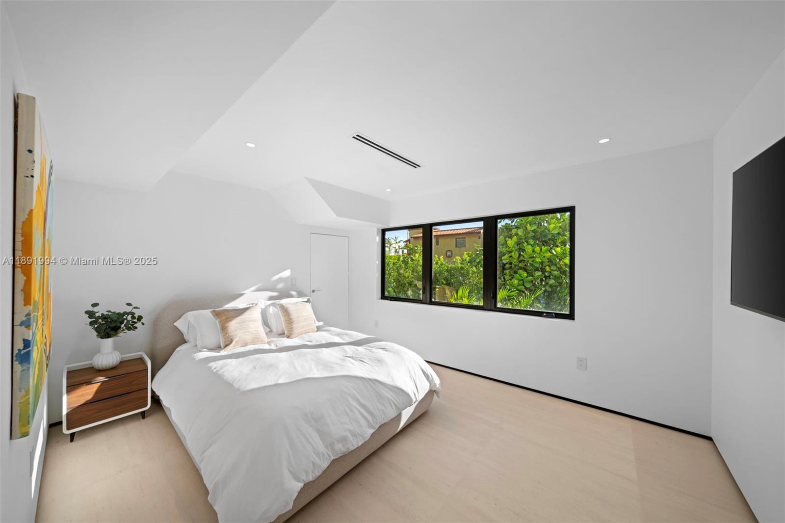 222 E Rivo Alto Dr, Miami Beach FL 33139