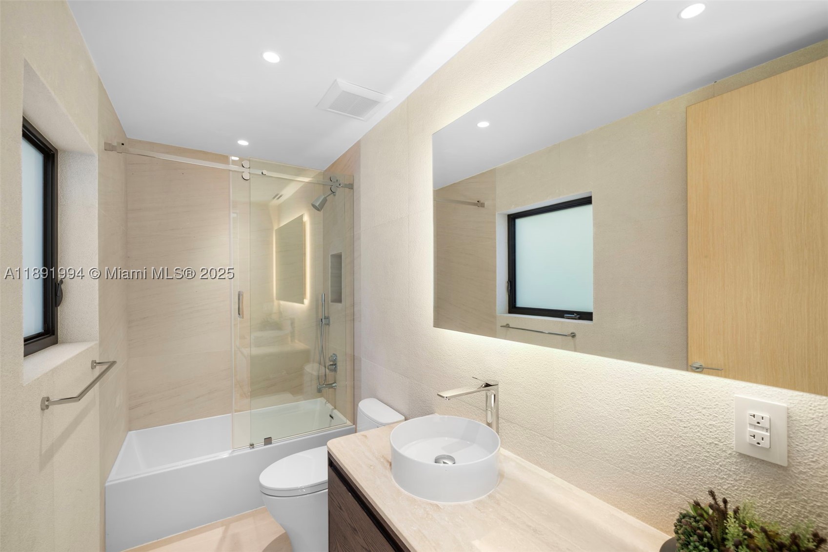 222 E Rivo Alto Dr, Miami Beach FL 33139