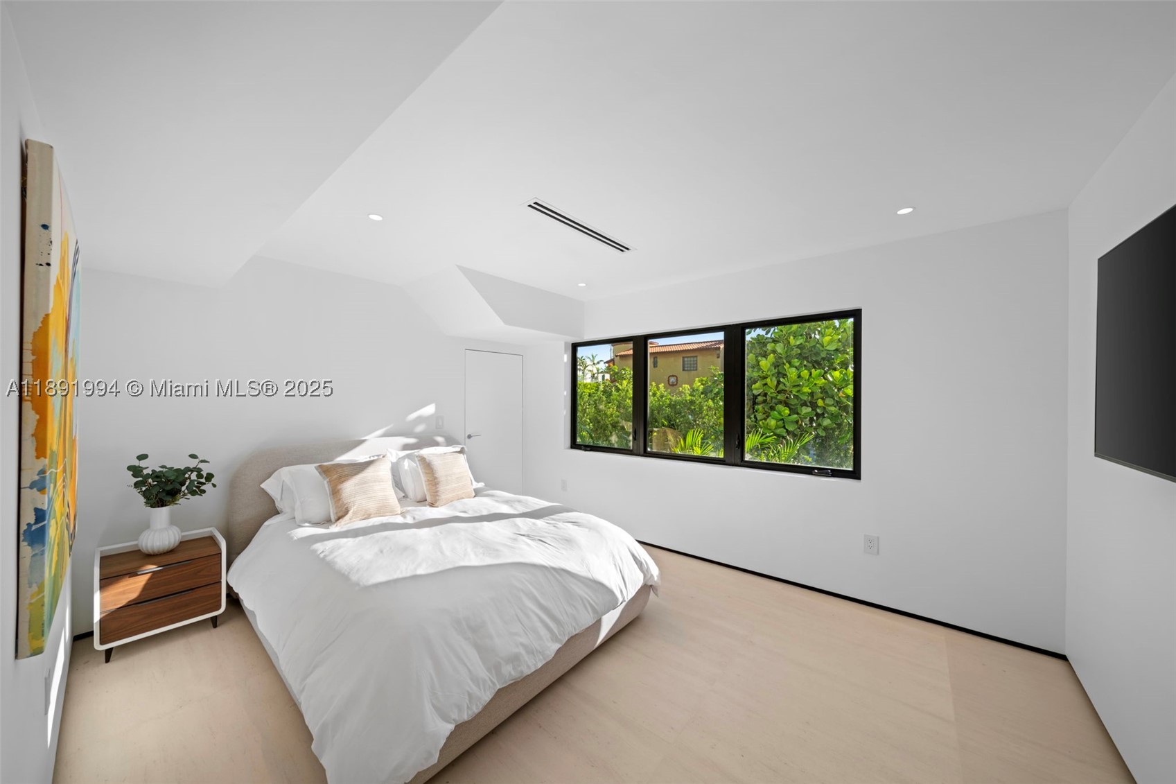 222 E Rivo Alto Dr, Miami Beach FL 33139