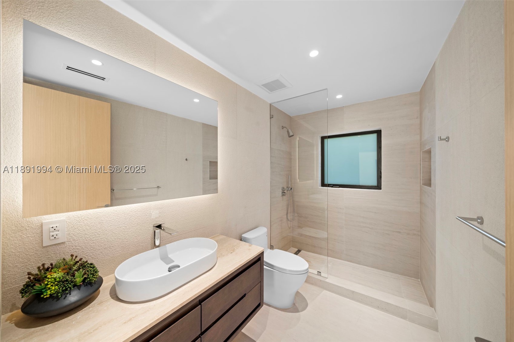 222 E Rivo Alto Dr, Miami Beach FL 33139