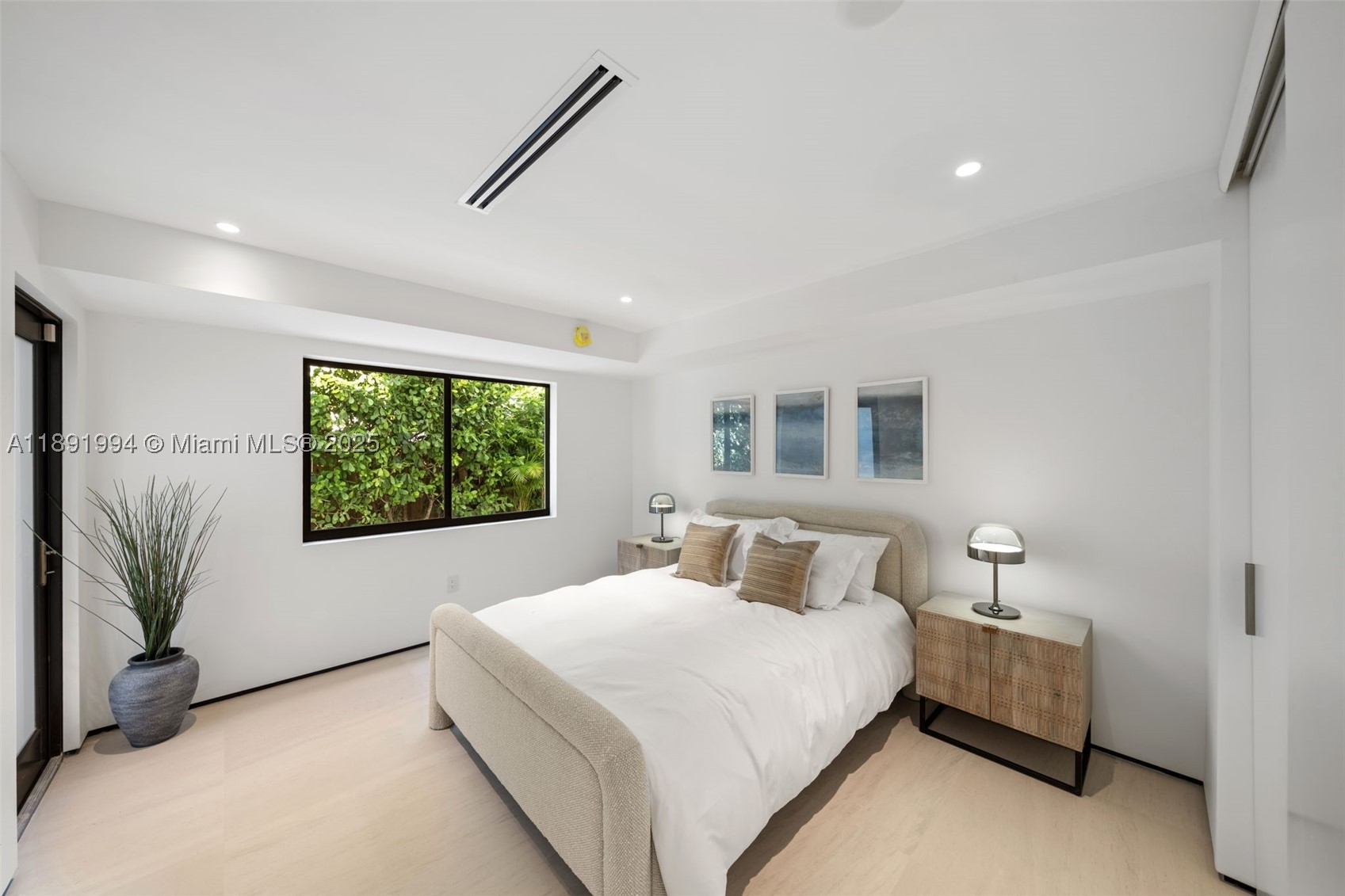 222 E Rivo Alto Dr, Miami Beach FL 33139