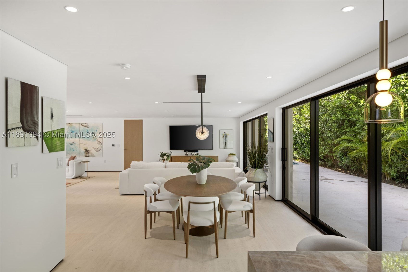 222 E Rivo Alto Dr, Miami Beach FL 33139