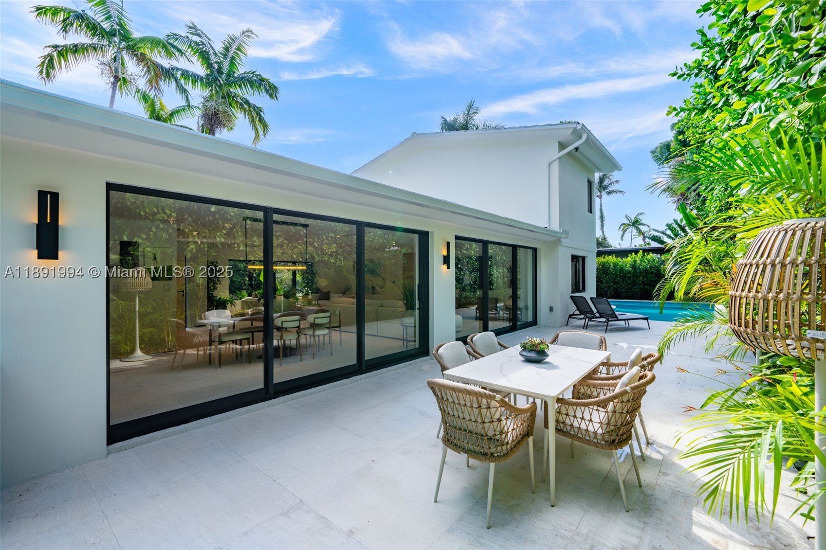 222 E Rivo Alto Dr, Miami Beach FL 33139