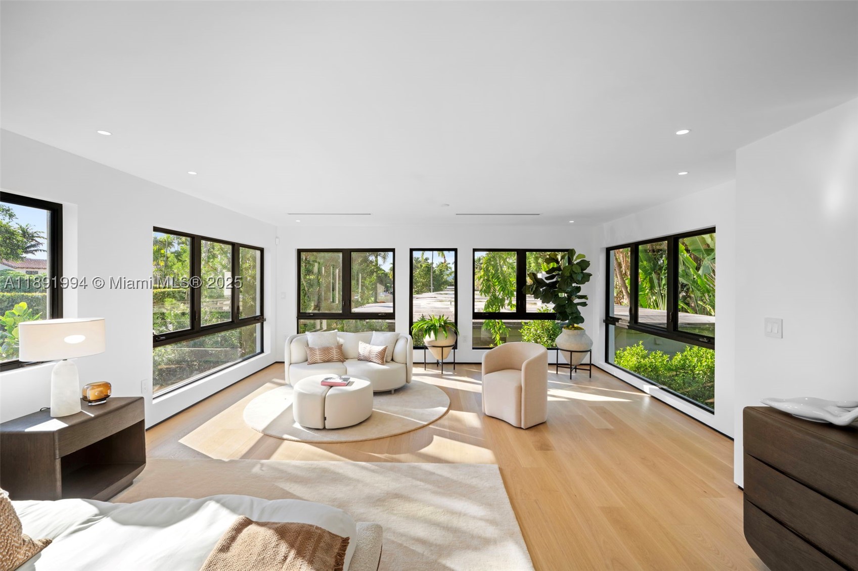 222 E Rivo Alto Dr, Miami Beach FL 33139