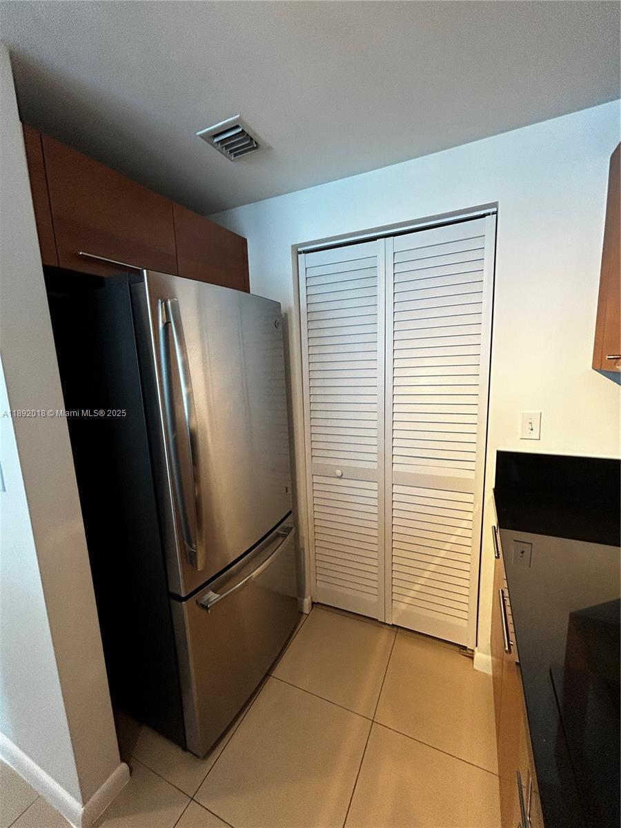 253 NE 2nd St #2806, Miami FL 33132