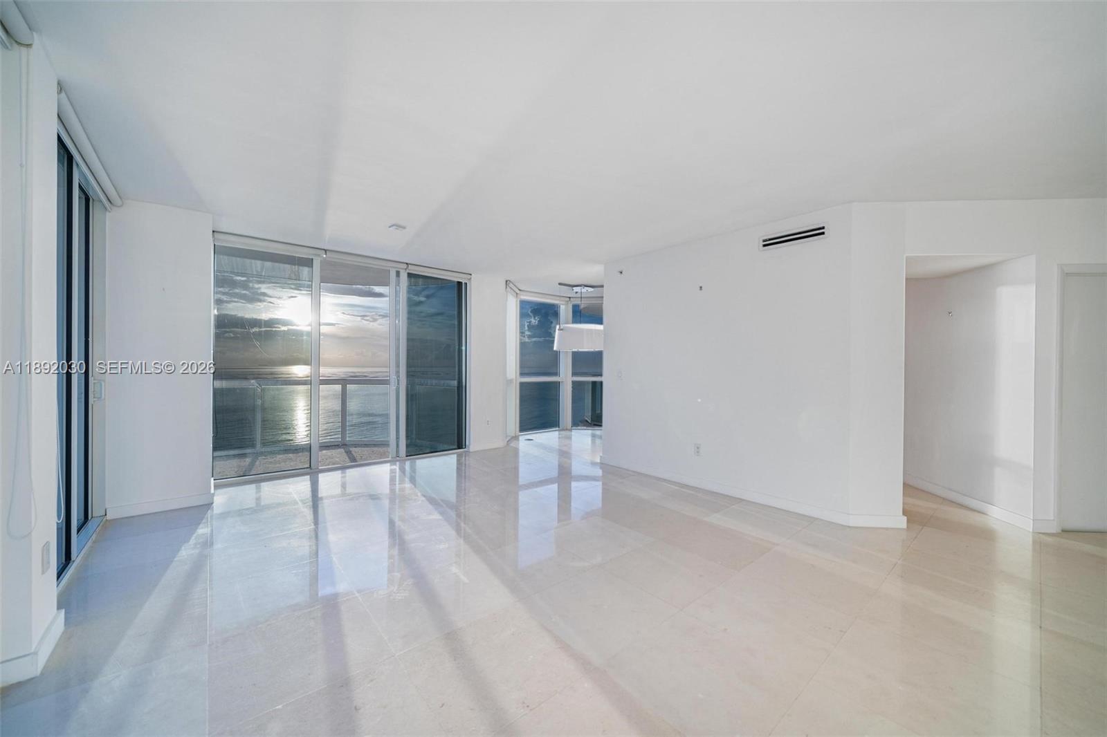 6365 Collins Ave #2901, Miami Beach FL 33141