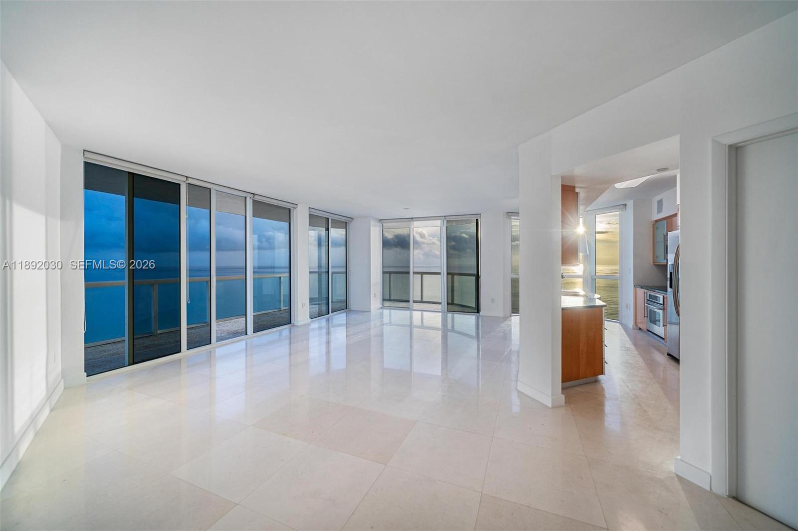 6365 Collins Ave #2901, Miami Beach FL 33141