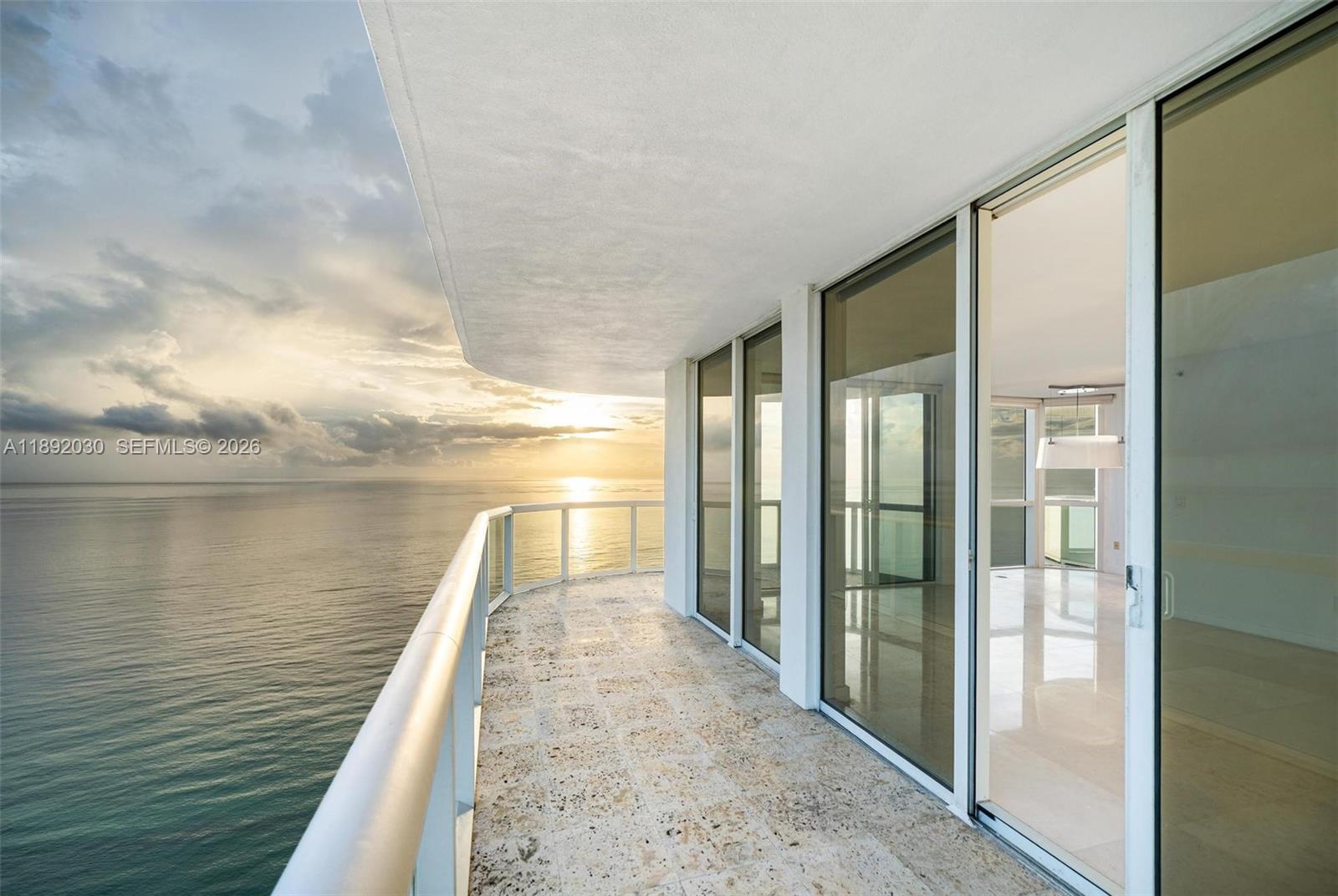 6365 Collins Ave #2901, Miami Beach FL 33141