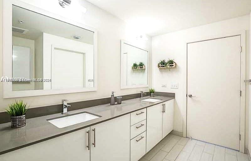 999 SW 1st Ave #2115, Miami FL 33130