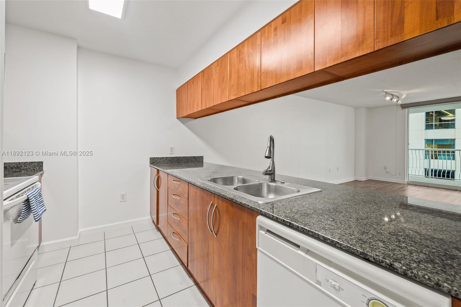 1200 Brickell Bay Dr #3206, Miami FL 33131