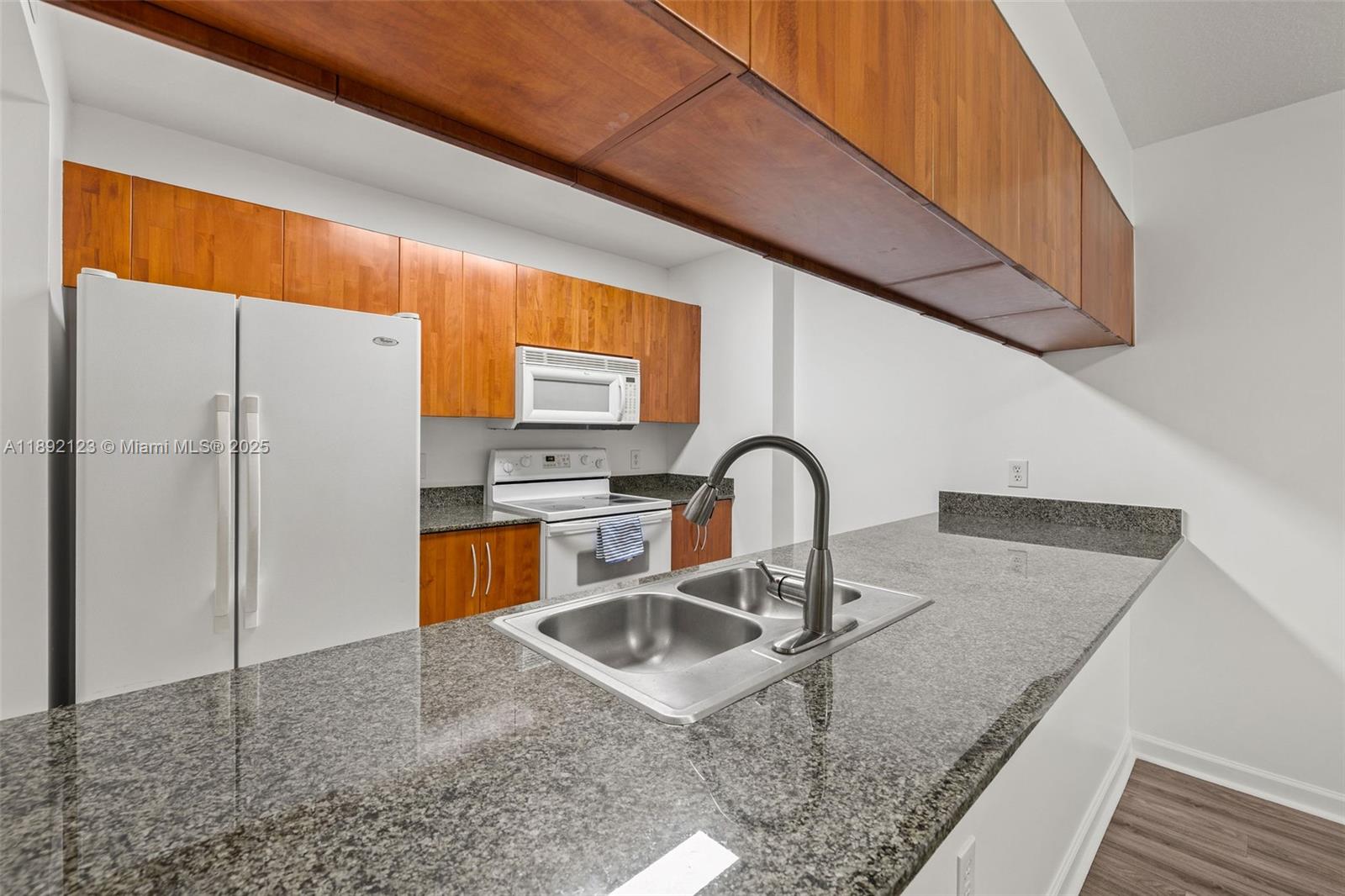 1200 Brickell Bay Dr #3206, Miami FL 33131