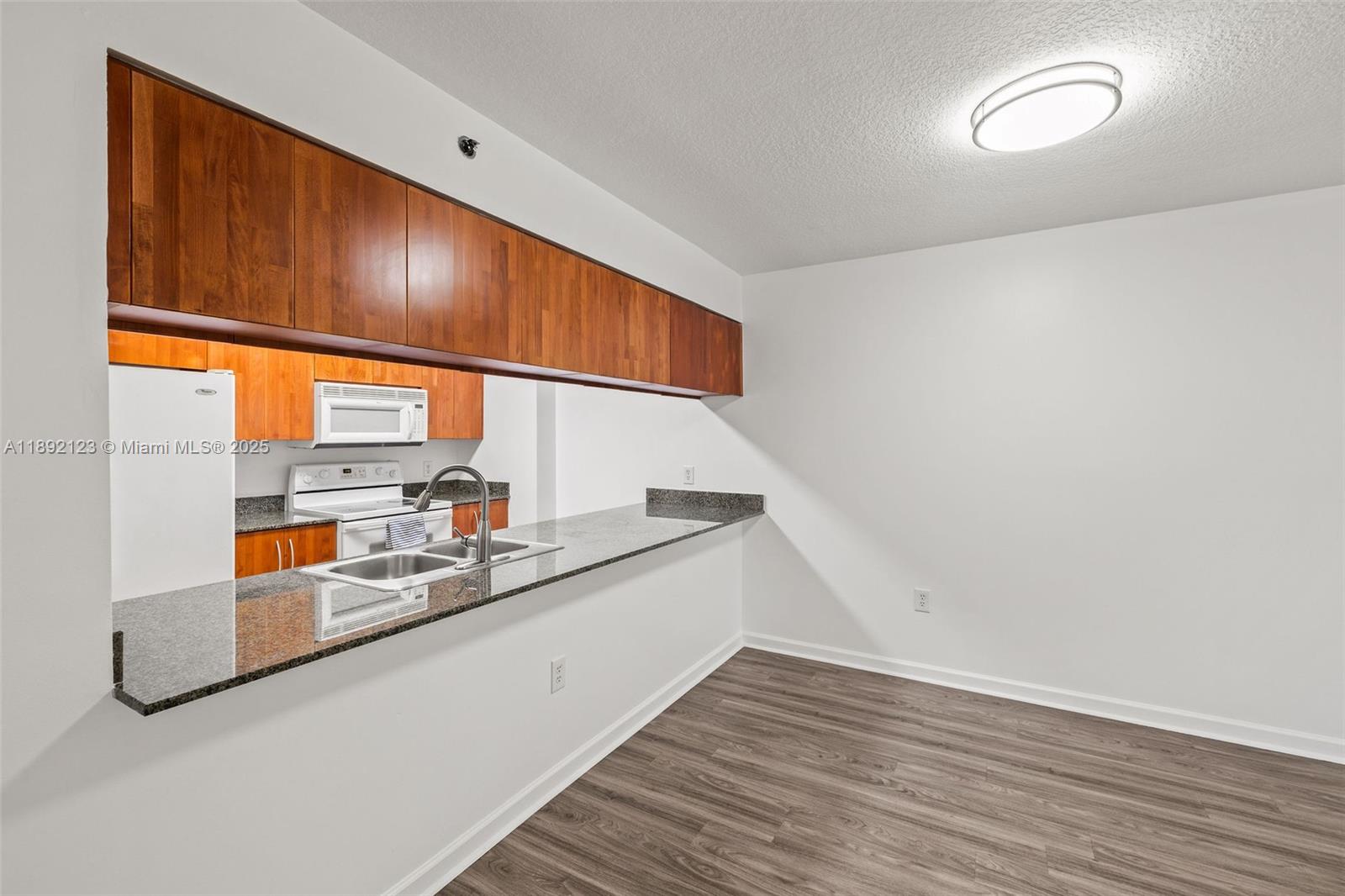 1200 Brickell Bay Dr #3206, Miami FL 33131