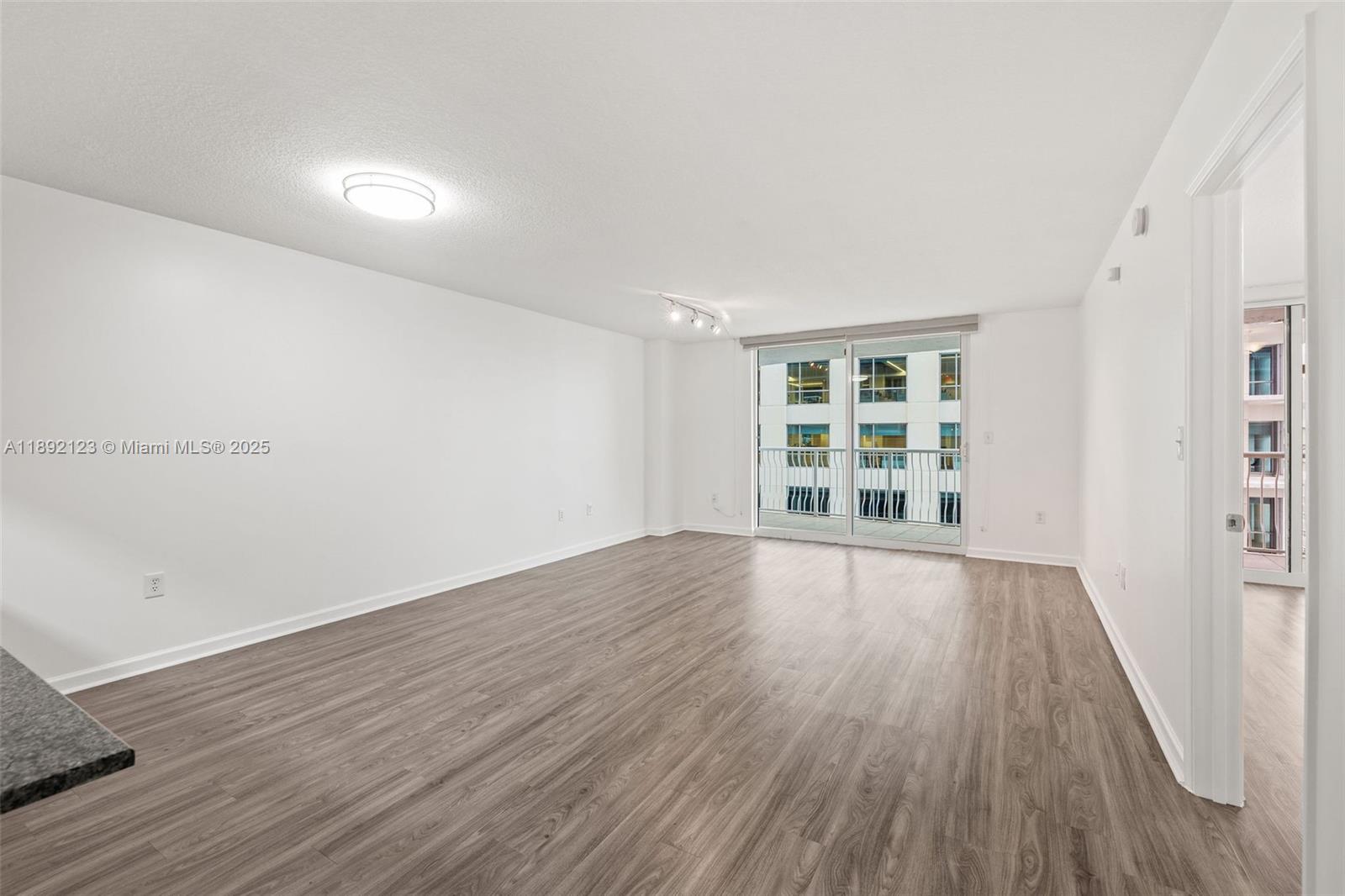 1200 Brickell Bay Dr #3206, Miami FL 33131
