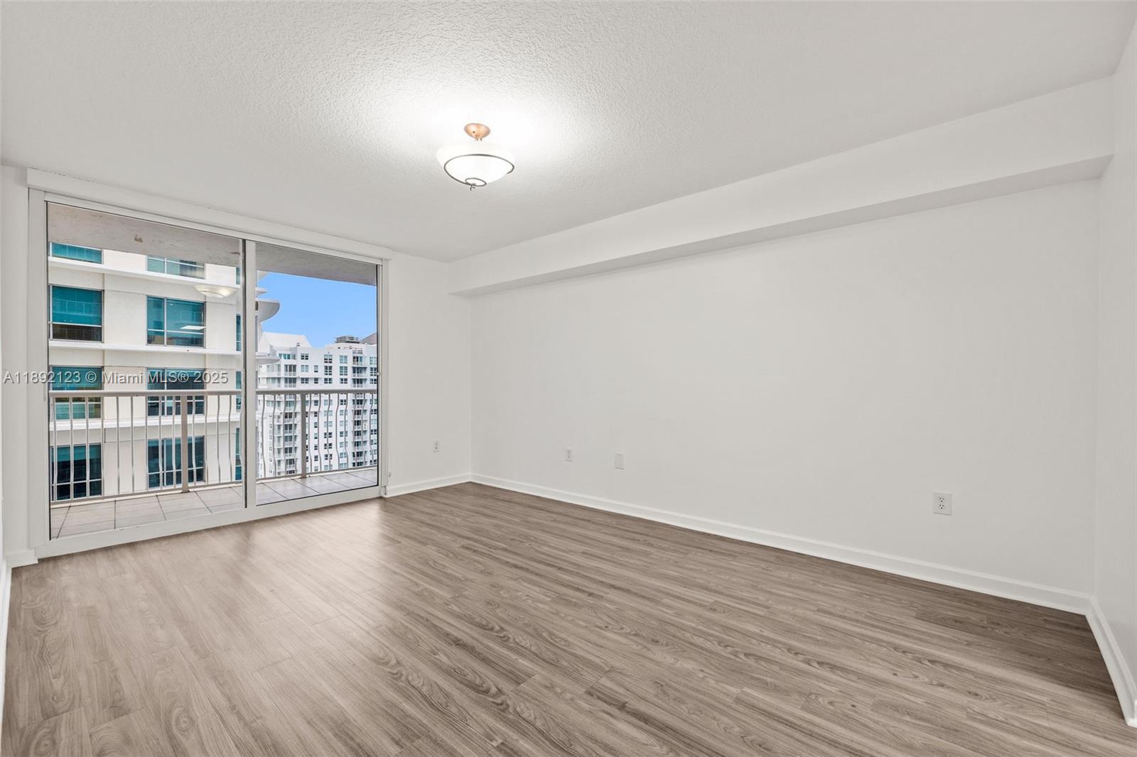 1200 Brickell Bay Dr #3206, Miami FL 33131