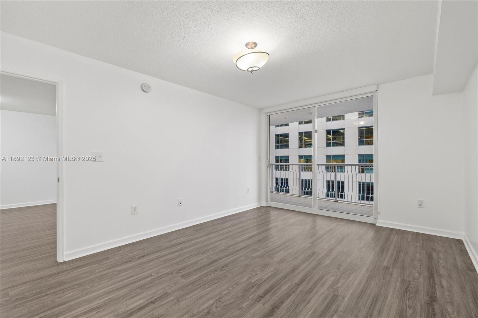 1200 Brickell Bay Dr #3206, Miami FL 33131