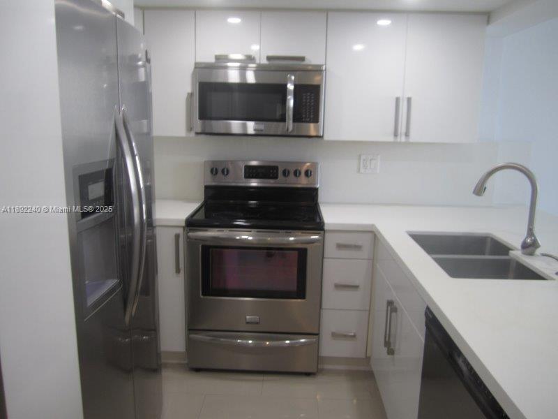 540 Brickell Key Dr #1602, Miami FL 33131