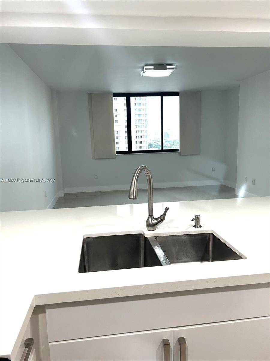 540 Brickell Key Dr #1602, Miami FL 33131