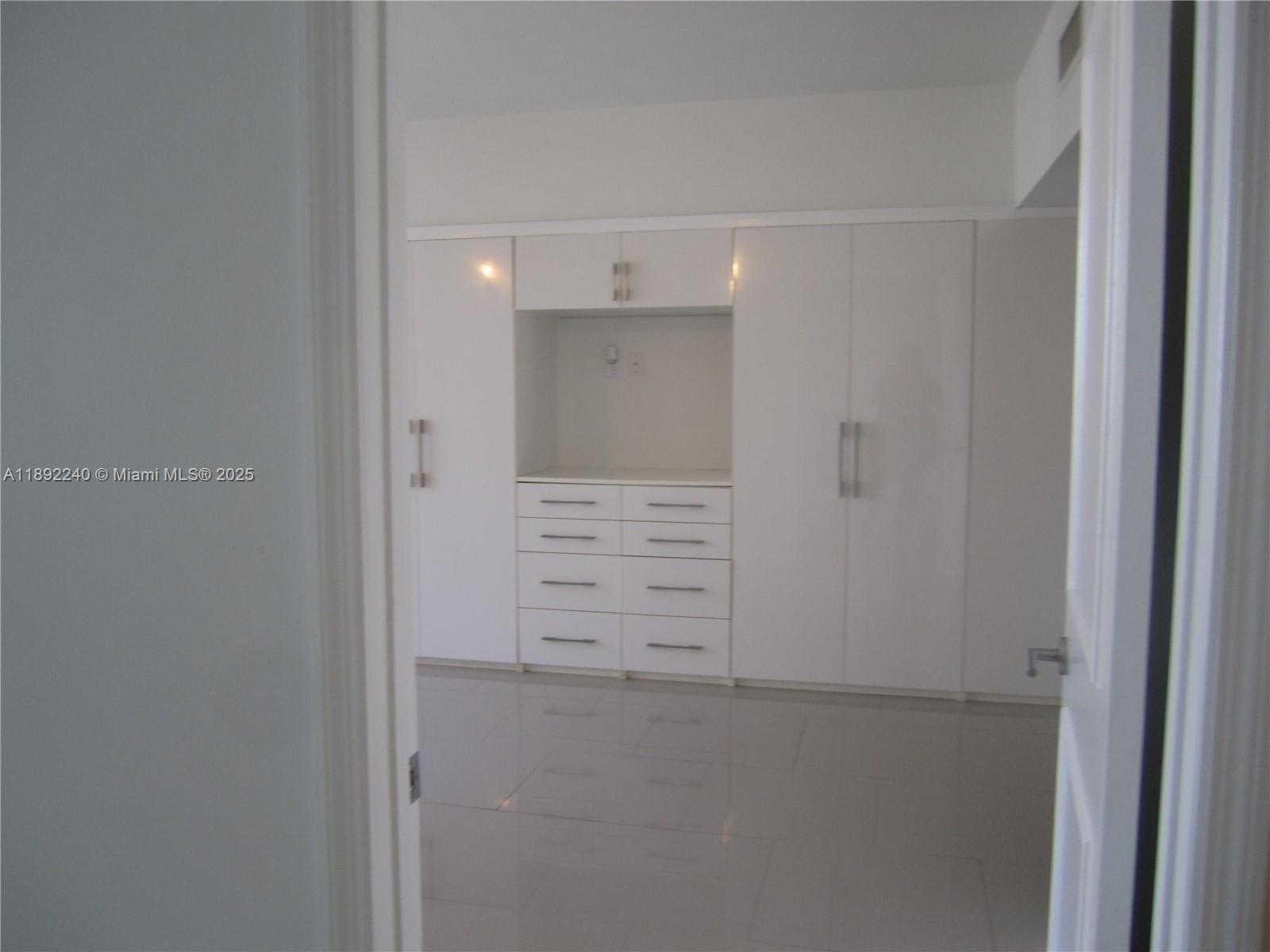 540 Brickell Key Dr #1602, Miami FL 33131